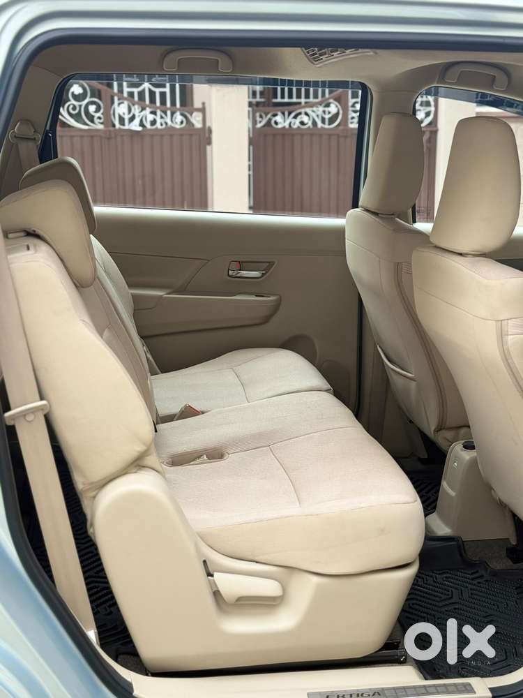 Maruti Suzuki Ertiga Vxi Shvs, 2022, Petrol