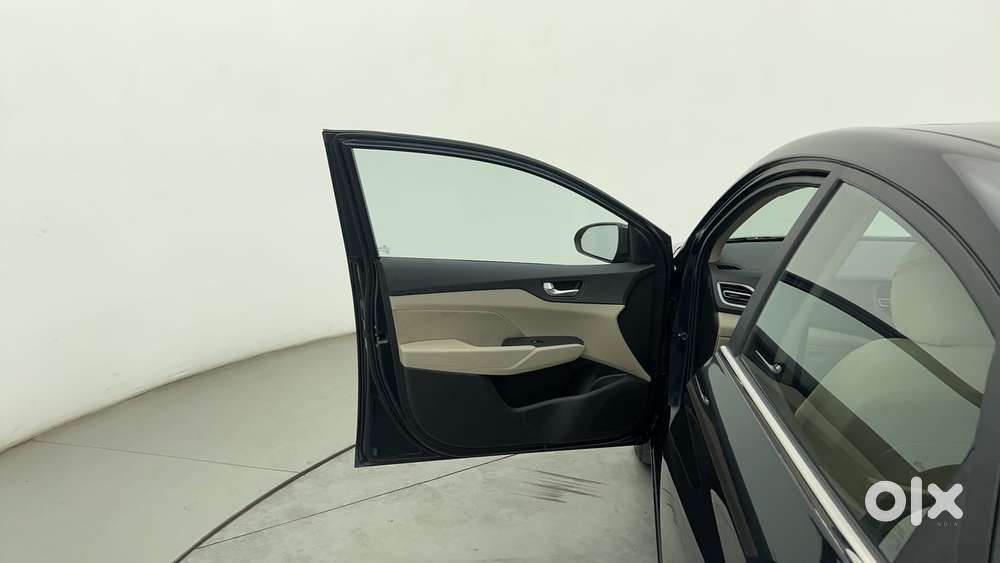 Hyundai Verna 1.5 Sx Ivt, 2023, Petrol