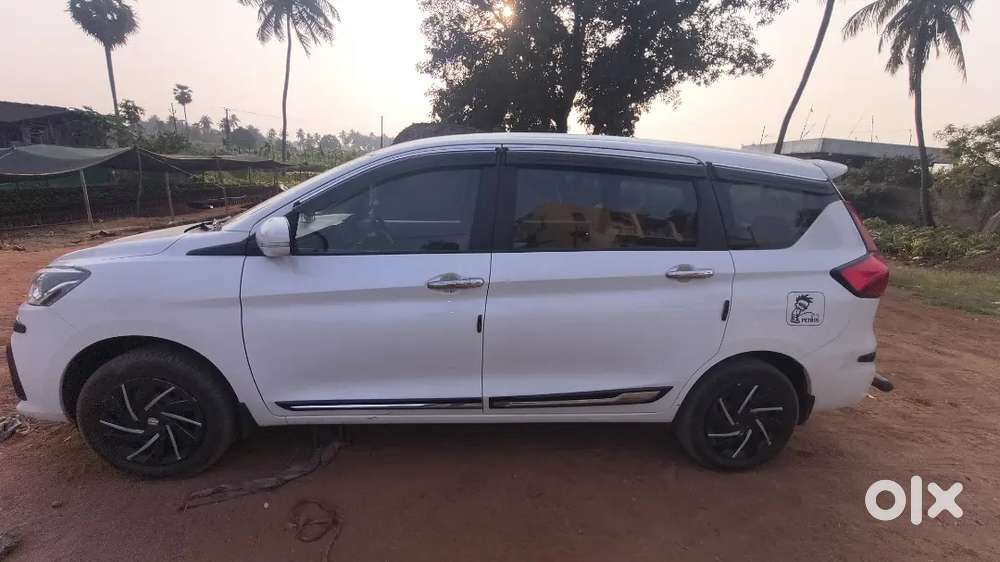 Maruti Suzuki Ertiga Vxi Petrol 2025