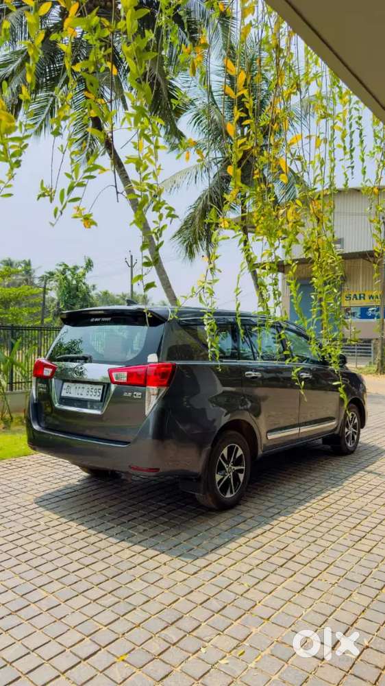 Innova Crysta 2.8 Gx Plus At