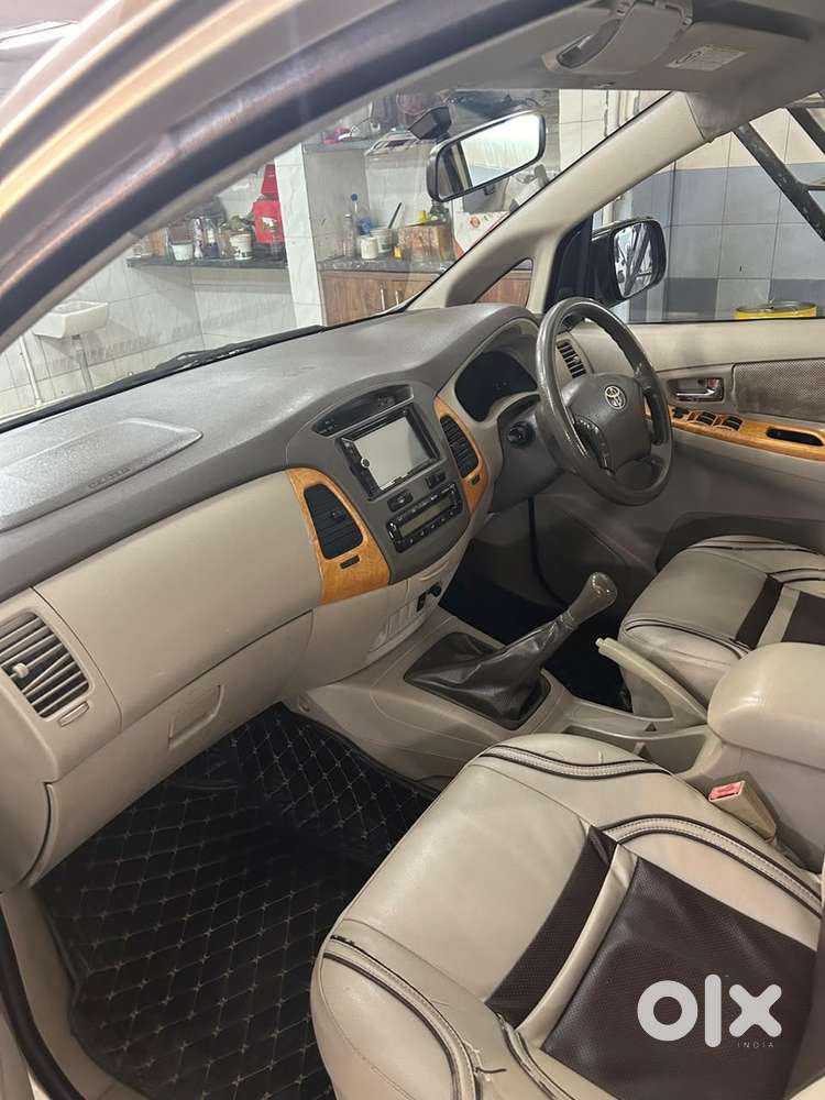 Toyota Innova 2.5 7seater 2011