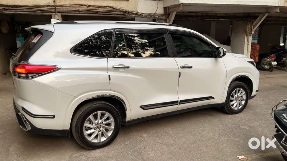 Toyota Innova Hycross  Petrol Good Condition