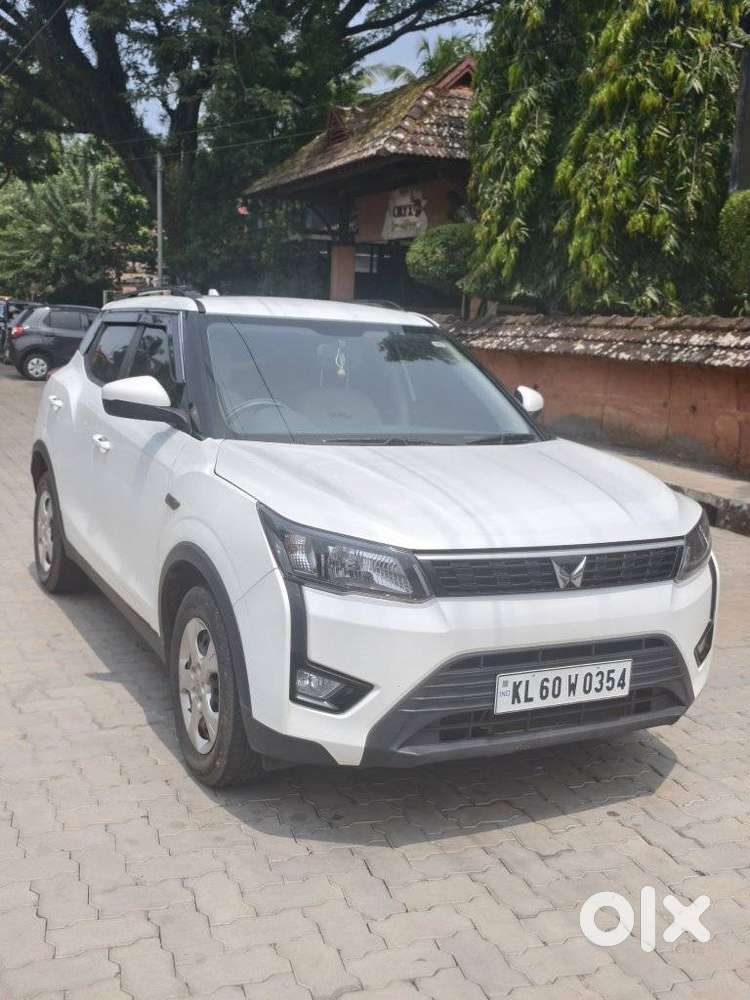 Mahindra Xuv300 W4, 2023, Petrol