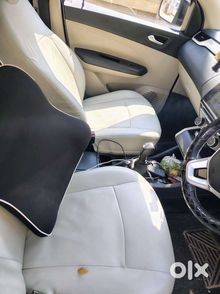 Renault Triber 1.0 Rxz Amt Dual Tone, 2022, Petrol