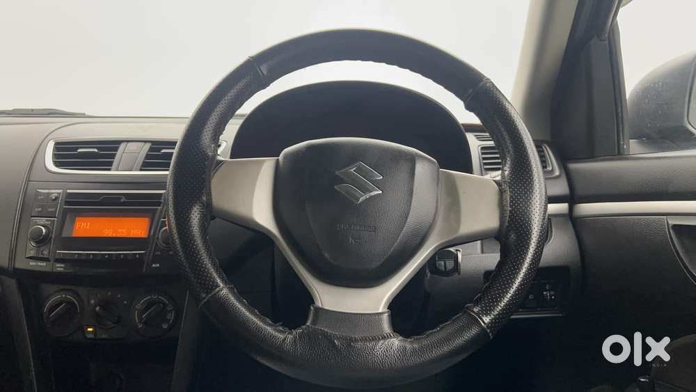 Maruti Suzuki Swift Vxi Optional, 2016, Petrol