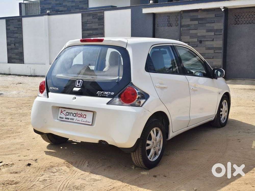 Honda Brio V Mt, 2012, Petrol