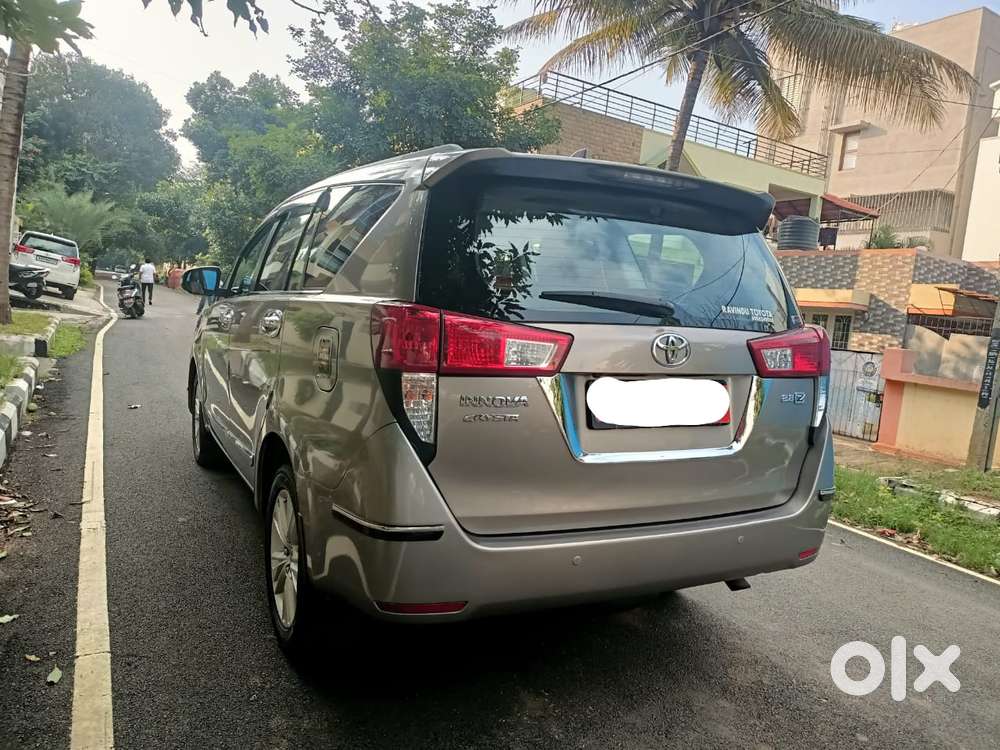 Toyota Innova Crysta 2.8z Automatic, 2016