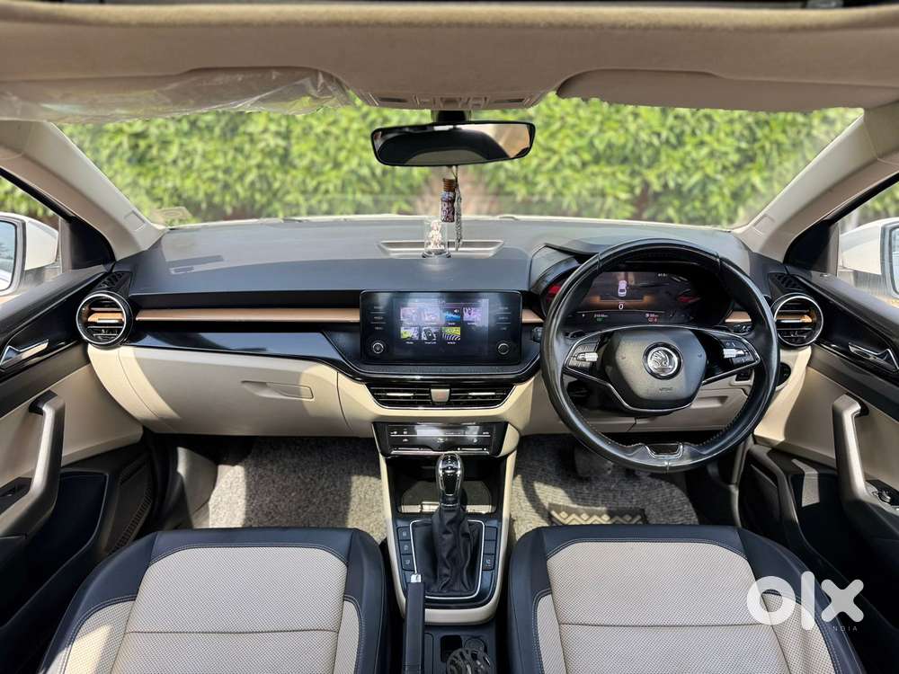 Skoda Slavia 1.0 Tsi Style At, 2023, Petrol