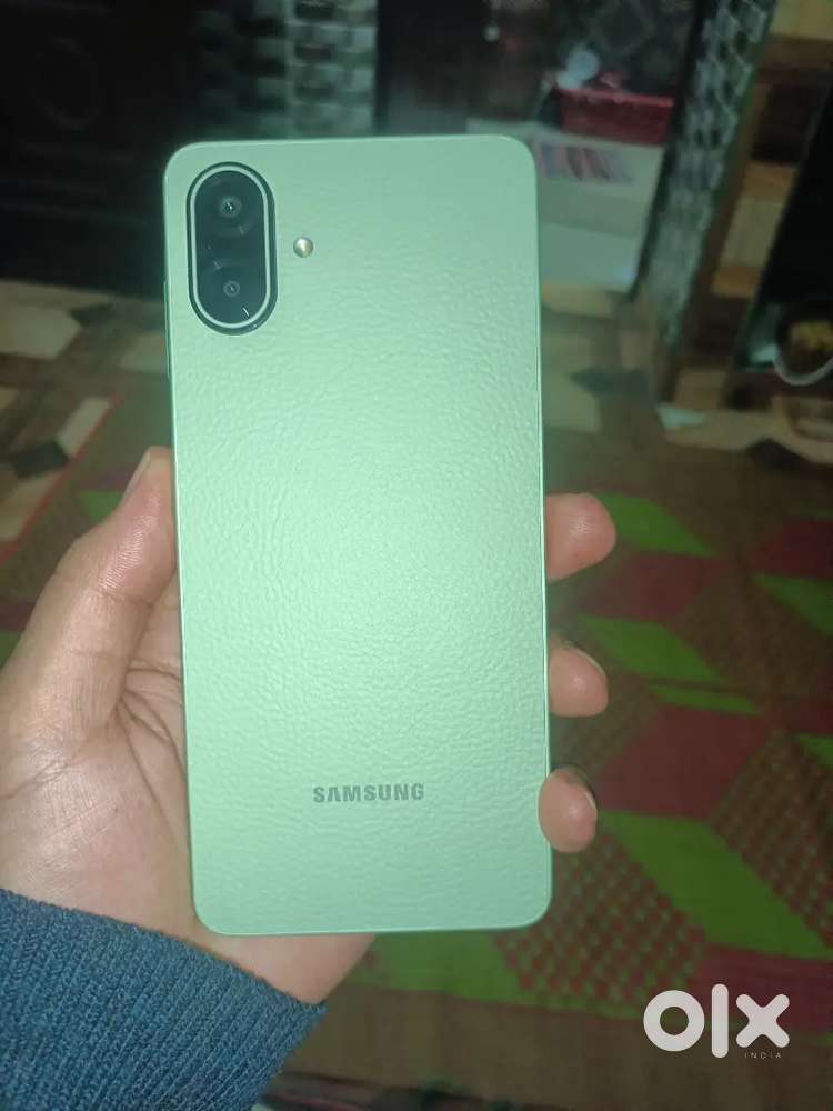 6/128 Good condition, 3 months old
