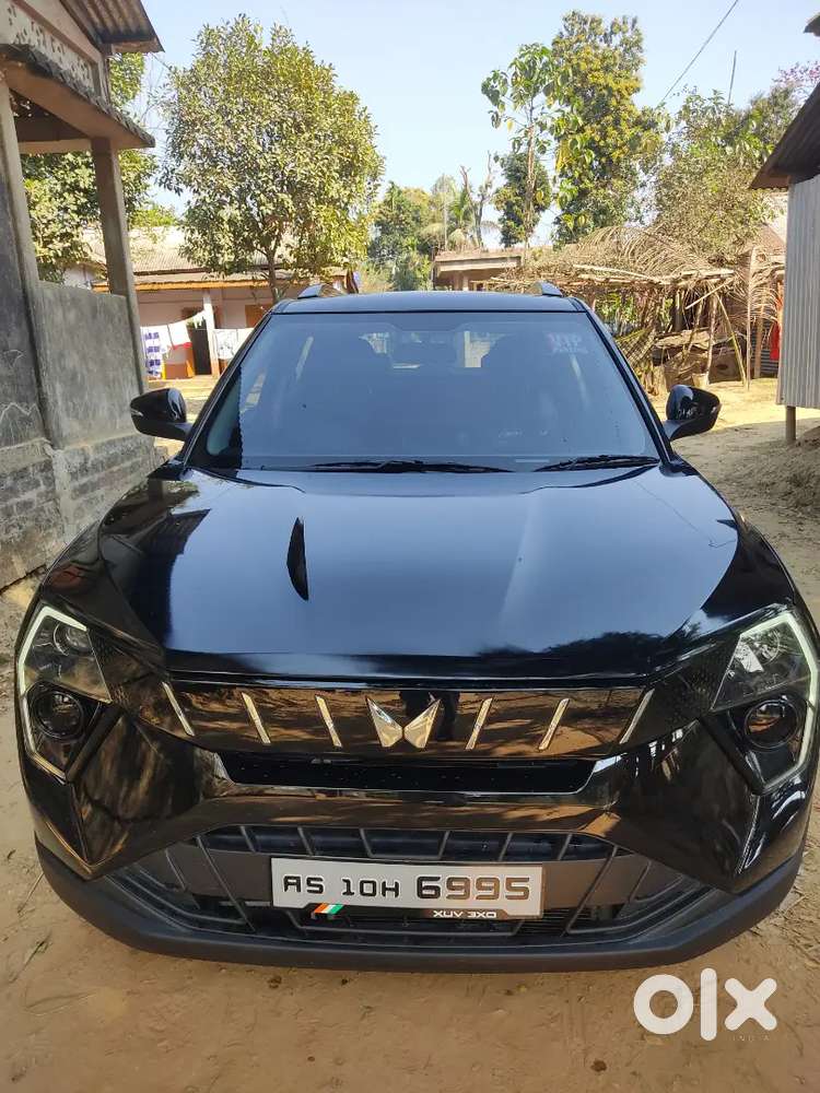 Mahindra Xuv 3xo 2025 Petrol Well Maintained