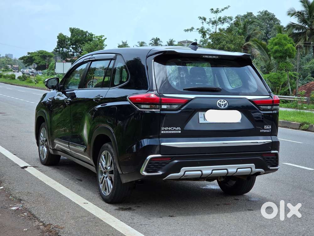 Toyota Innova Hycross 2.0 Zx (o) Hybrid 7 Str, 2023, Petrol