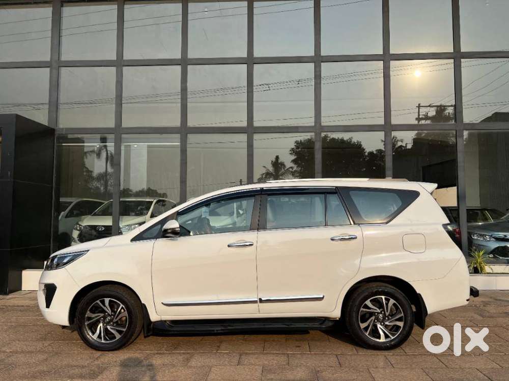 Toyota Innova Crysta 2.4 G Mt, 2022, Diesel