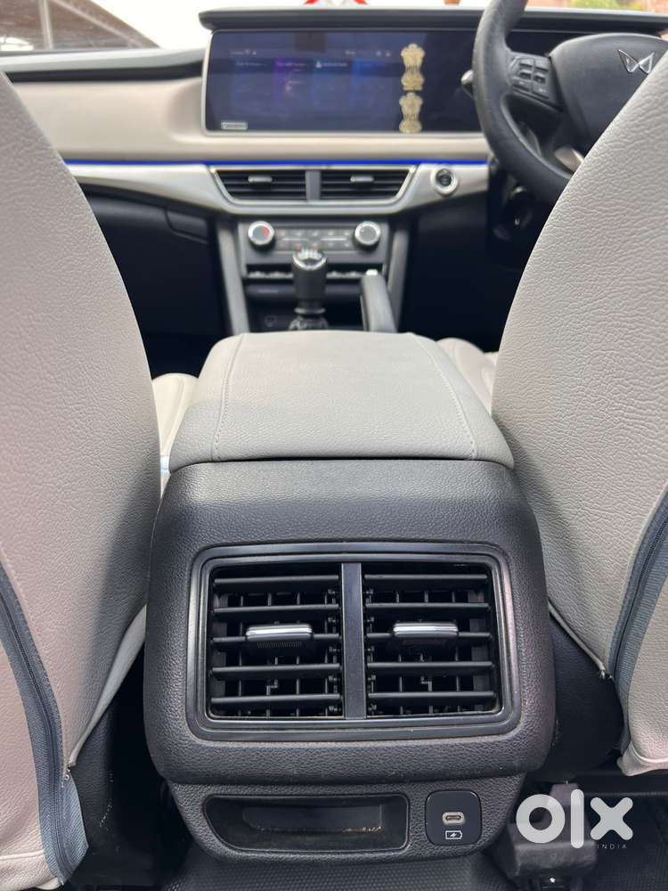 Mahindra Xuv700 2.2 Ax 5 Diesel At 7 Str, 2024, Diesel