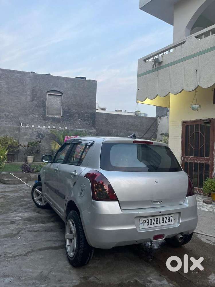 Maruti Suzuki Swift 2010 Petrol 98000 Km Driven