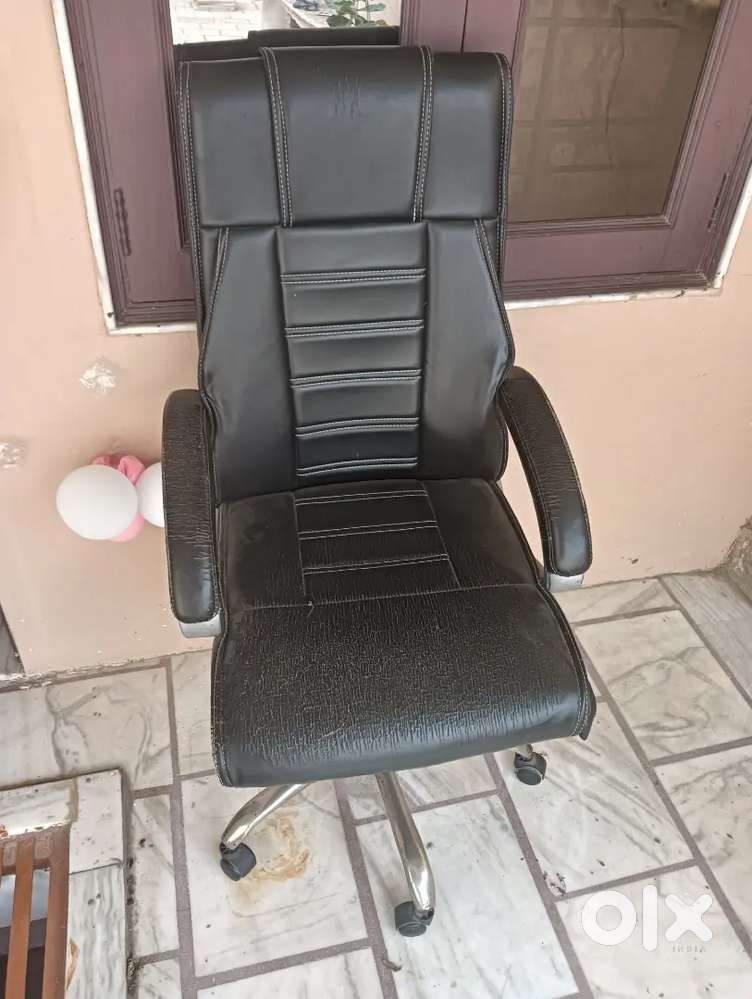 Ergonomic office chair