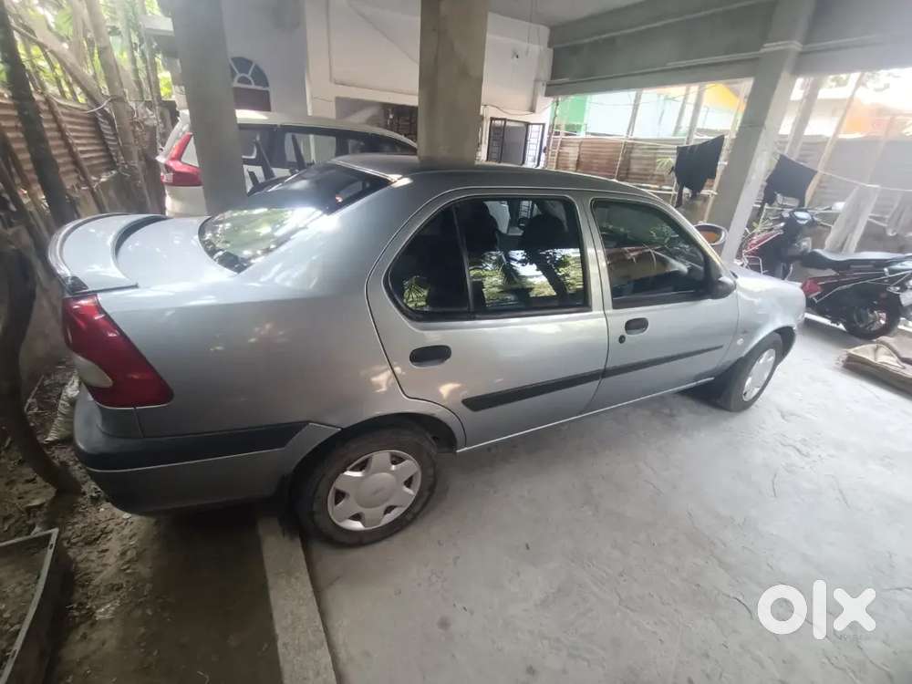 Ford Ikon Zxi Nxt 2003
