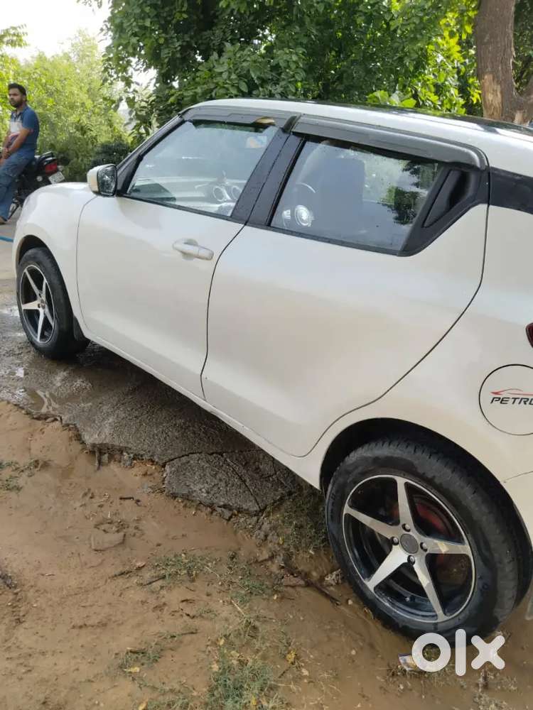 Maruti Suzuki Swift 2023 Vxi Ags
