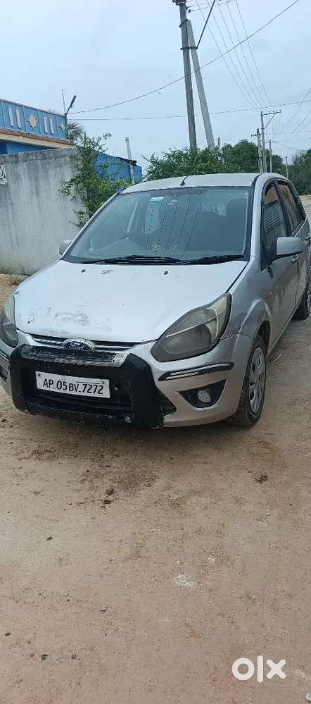 Ford Figo Lxi 2011 No Fc