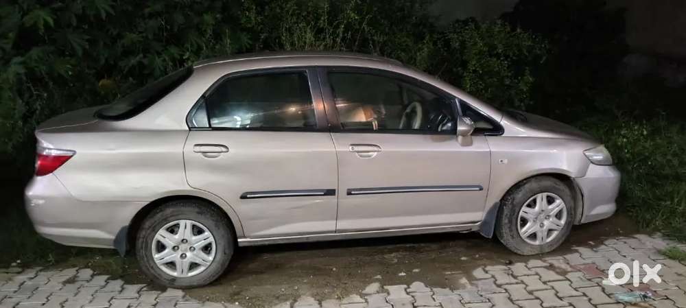 Honda City Zx Automatic 80percent Tyre