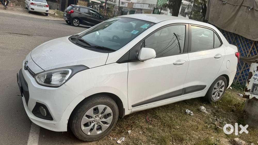 Excellent Condition Hyundai Xcent Petrol 2014