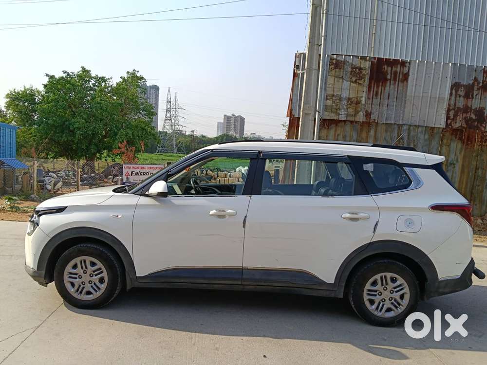 Kia Carens 1.5 Premium 7 Str, 2022, Petrol