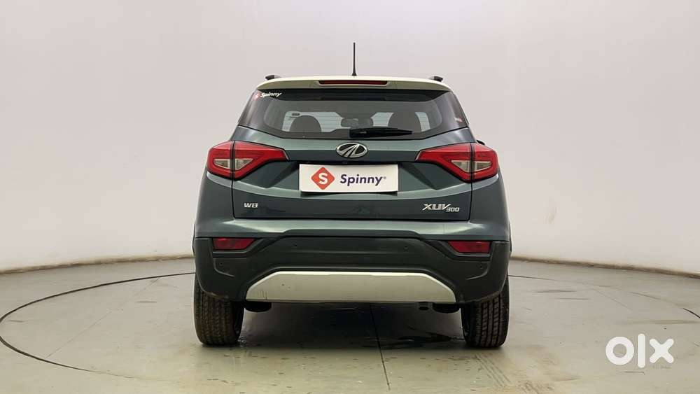 Mahindra Xuv300 W8 1.5 Diesel Dual Tone, 2021, Diesel