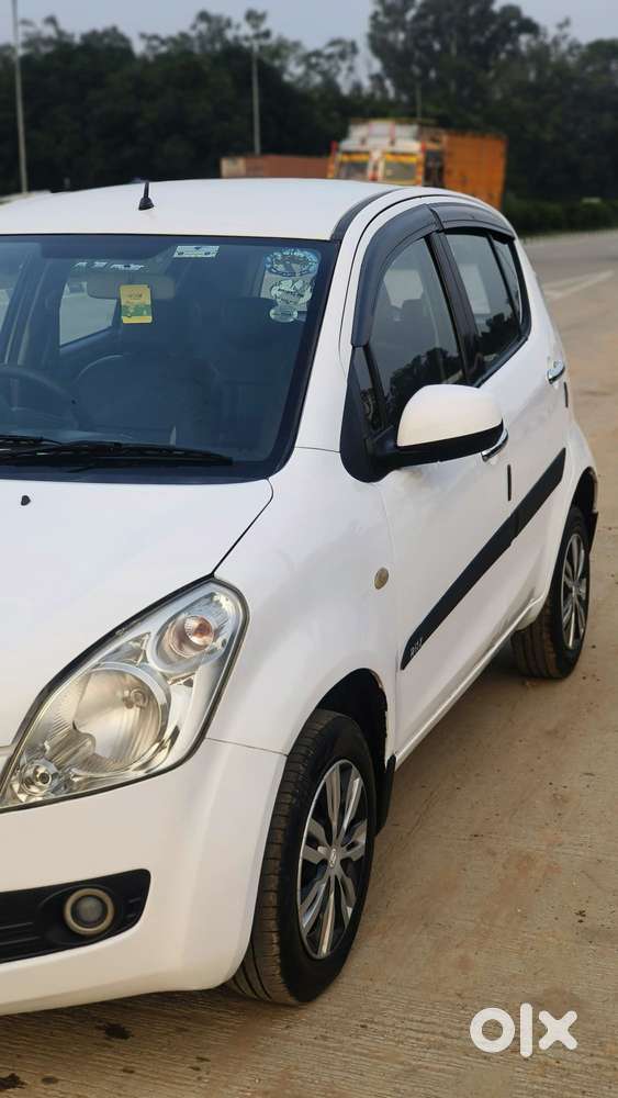 Maruti Suzuki Ritz Vxi, 2011, Petrol