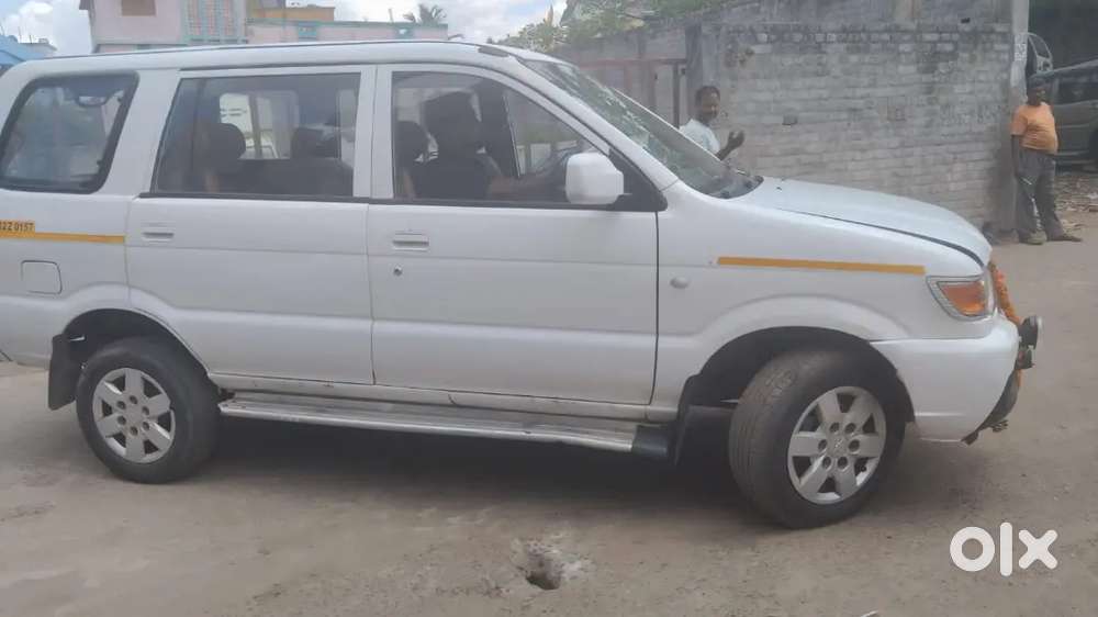 Chevrolet Tavera 2015 Diesel 20000 Km Driven