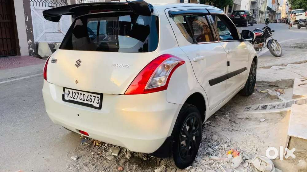 Maruti Suzuki Swift Lxi 2013