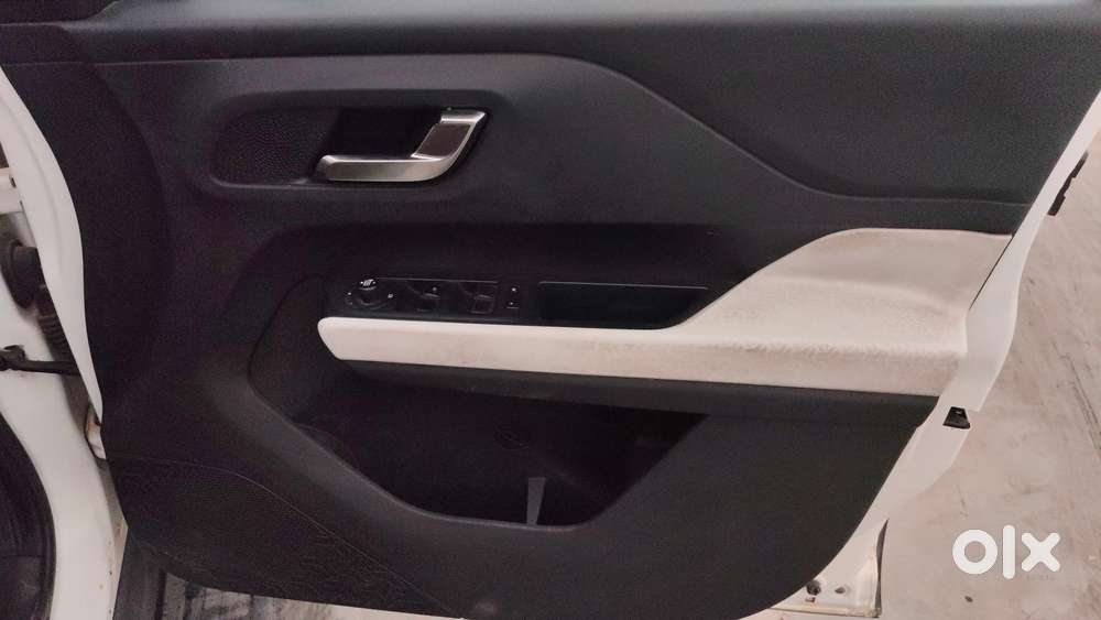 Tata Punch 1.2 Revotron Creative Ira Dual Tone, 2021, Petrol