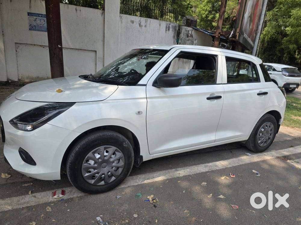 Maruti Suzuki Swift 1.2 Lxi (o), 2025, Petrol