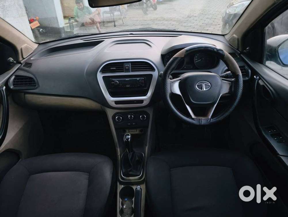 Tata Tiago, 2016, Petrol