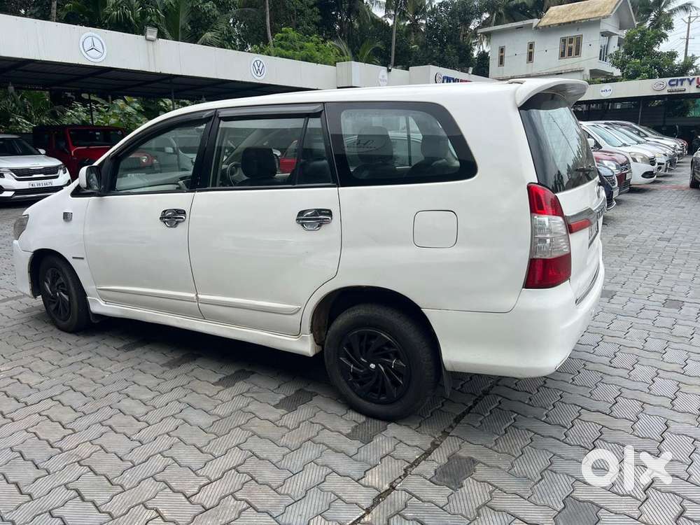 Toyota Innova Diesel 2014