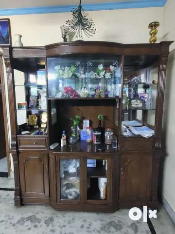 Second hand deals crockery cabinet