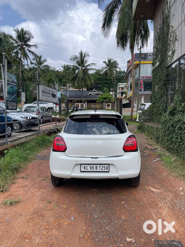 Maruti Suzuki Swift Vxi Optional, 2023, Petrol