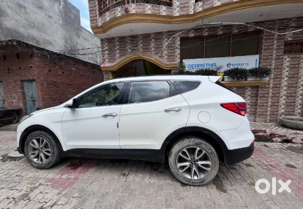 Hyundai Santa Fe 2015 Diesel 97000 Km Driven