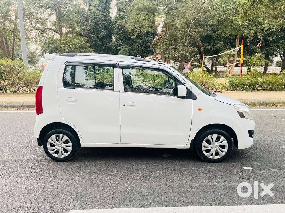 Maruti Suzuki Wagon R 1.0 Vxi Plus (o) Amt, 2016, Cng & Hybrids
