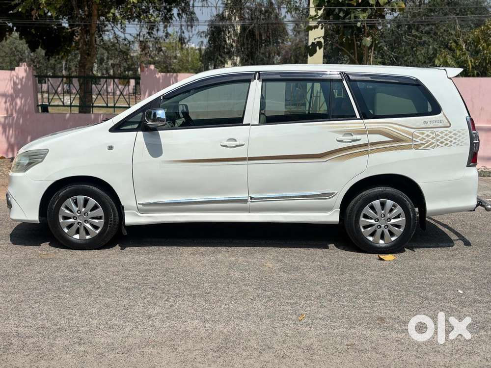 Toyota Innova 2.5 G (diesel) 8 Seater, 2014, Diesel