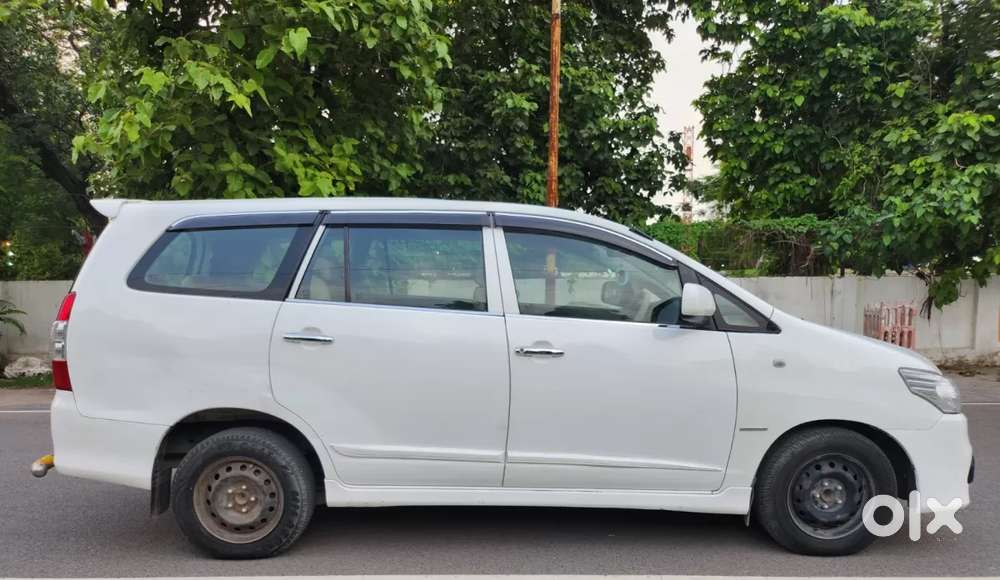 Toyota Innova 2.5 G (diesel) 7 Seater Bs Iv, 2016, Diesel