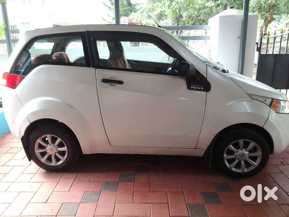 Mahindra E-20 2013 Premium Electric Car