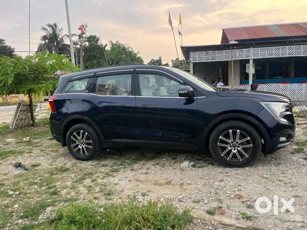 Mahindra Xuv700 2022 Petrol 90650 Km Driven