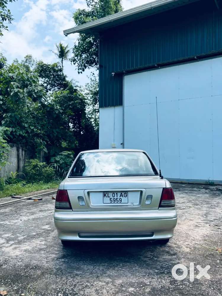 Maruti Suzuki Esteem Petrol 2005