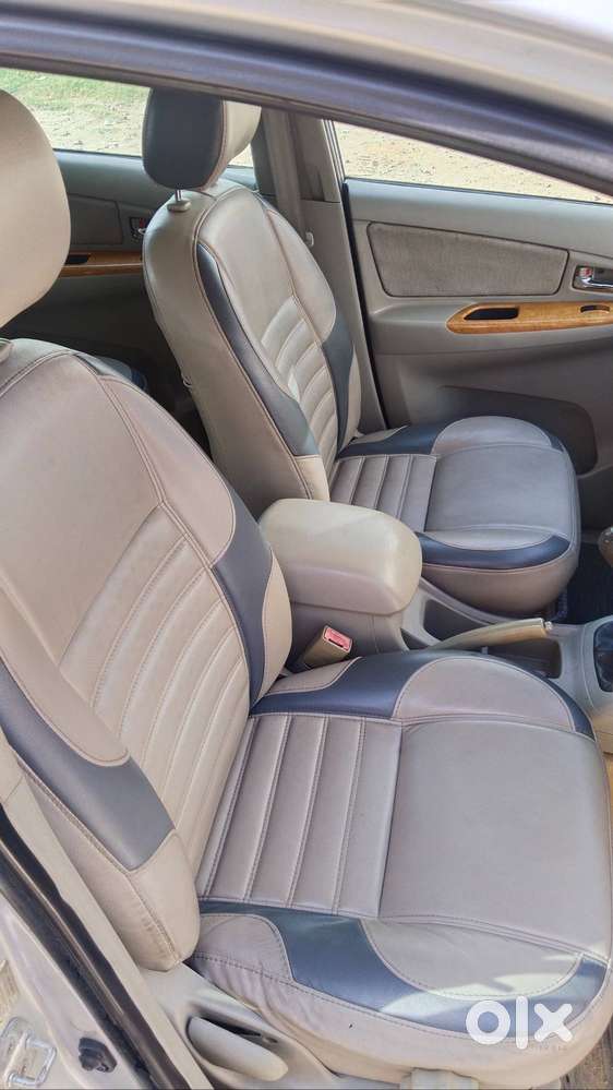 Toyota Innova 2011 Top end Model KA04 Registration well maintained