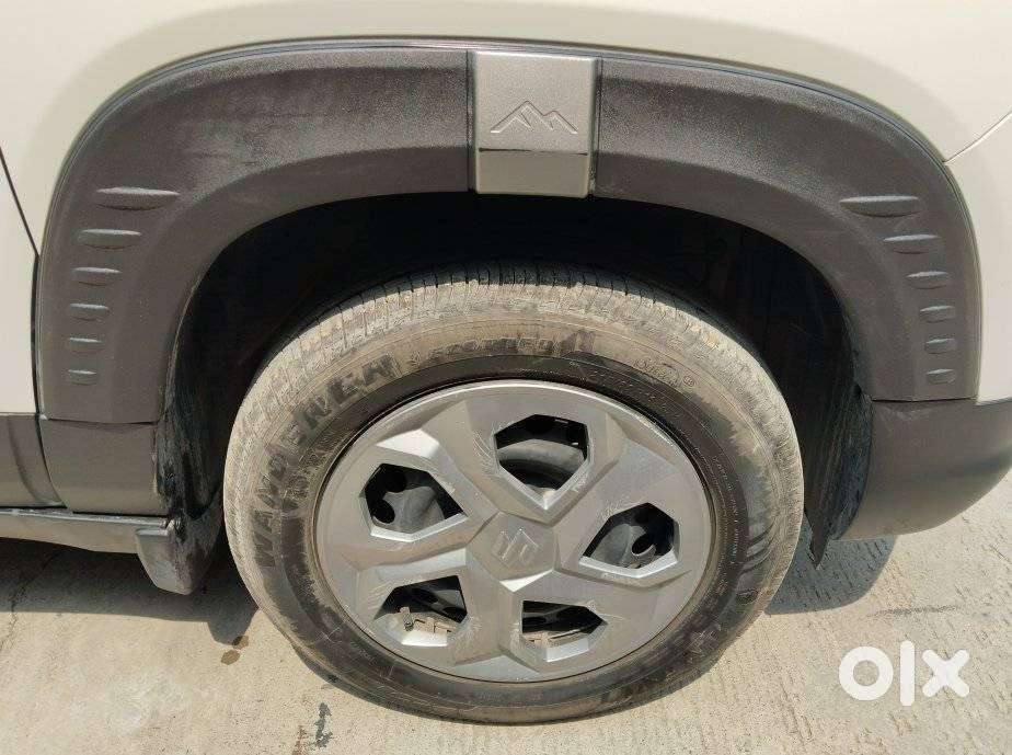Maruti Suzuki Brezza 1.5 Lxi Smart Hybrid, 2025, Petrol