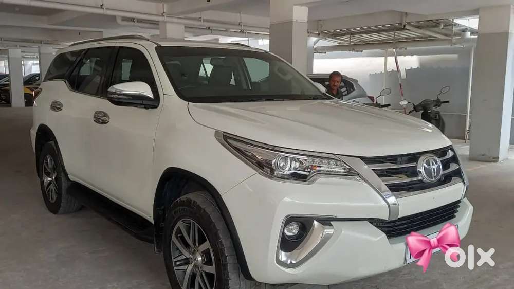 Toyota Fortuner - 1st Owner - 4*4 - Automatic Trans - Limited Edition