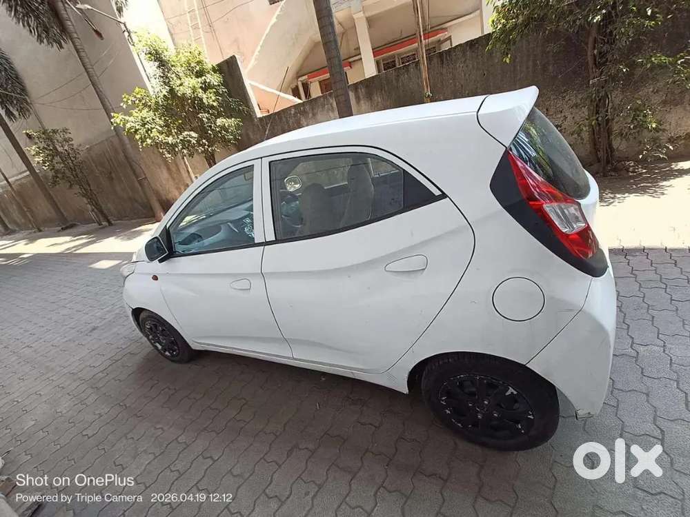 Hyundai Eon 2015 Petrol 70211 Km Driven