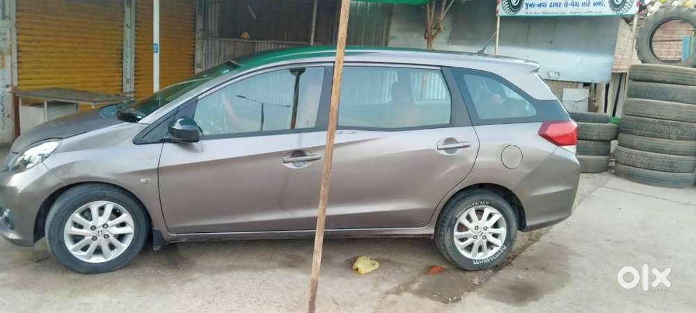 Honda Mobilio V Diesel 2014  Family Car अच्छी Condition -urgent Sale