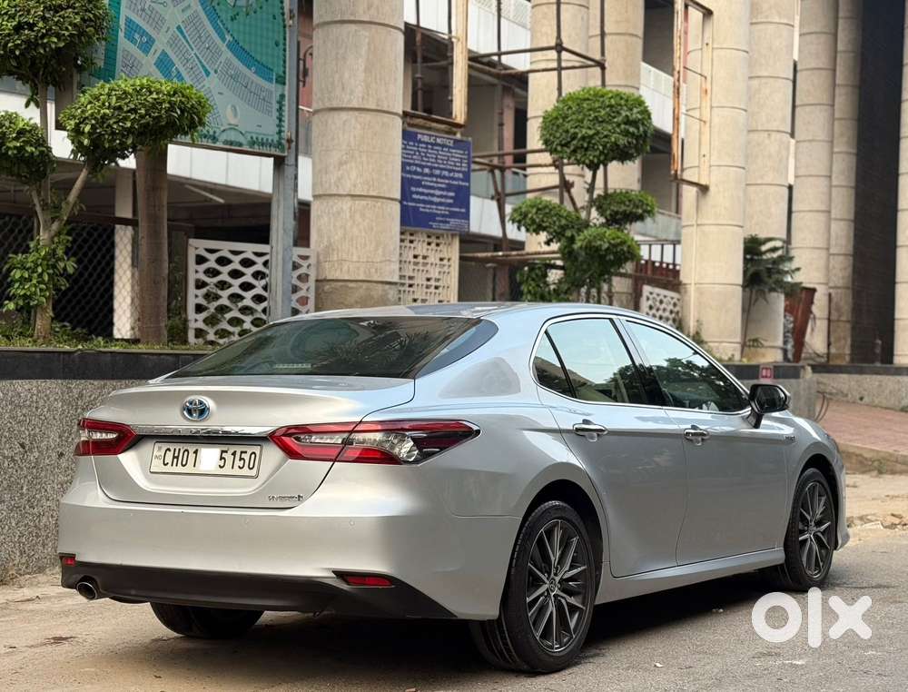 Toyota Camry 2.5 Hybrid, 2022, Cng & Hybrids
