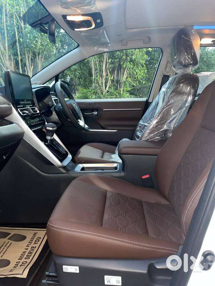 Toyota Innova Hycross 2.0 Zx (o) Hybrid 7 Str, 2025, Petrol