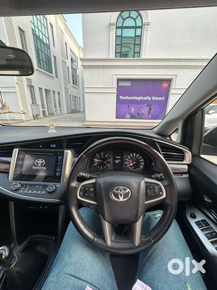 Toyota Innova Crysta 2.4 V 8 Str, 2017, Diesel